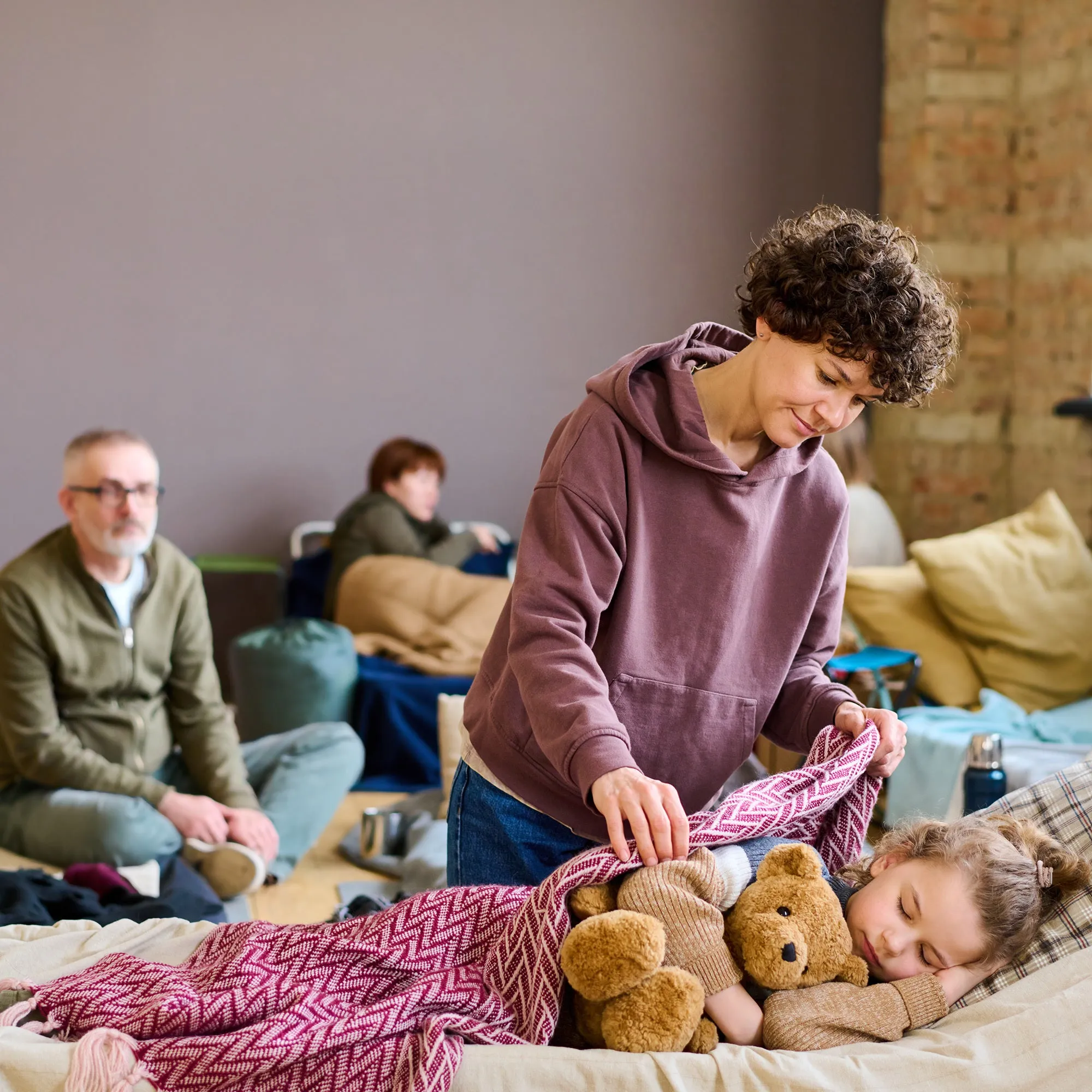 Give Blankets to People & Pets in Crisis